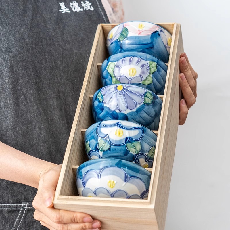 美浓烧釉下彩手绘山茶花饭碗