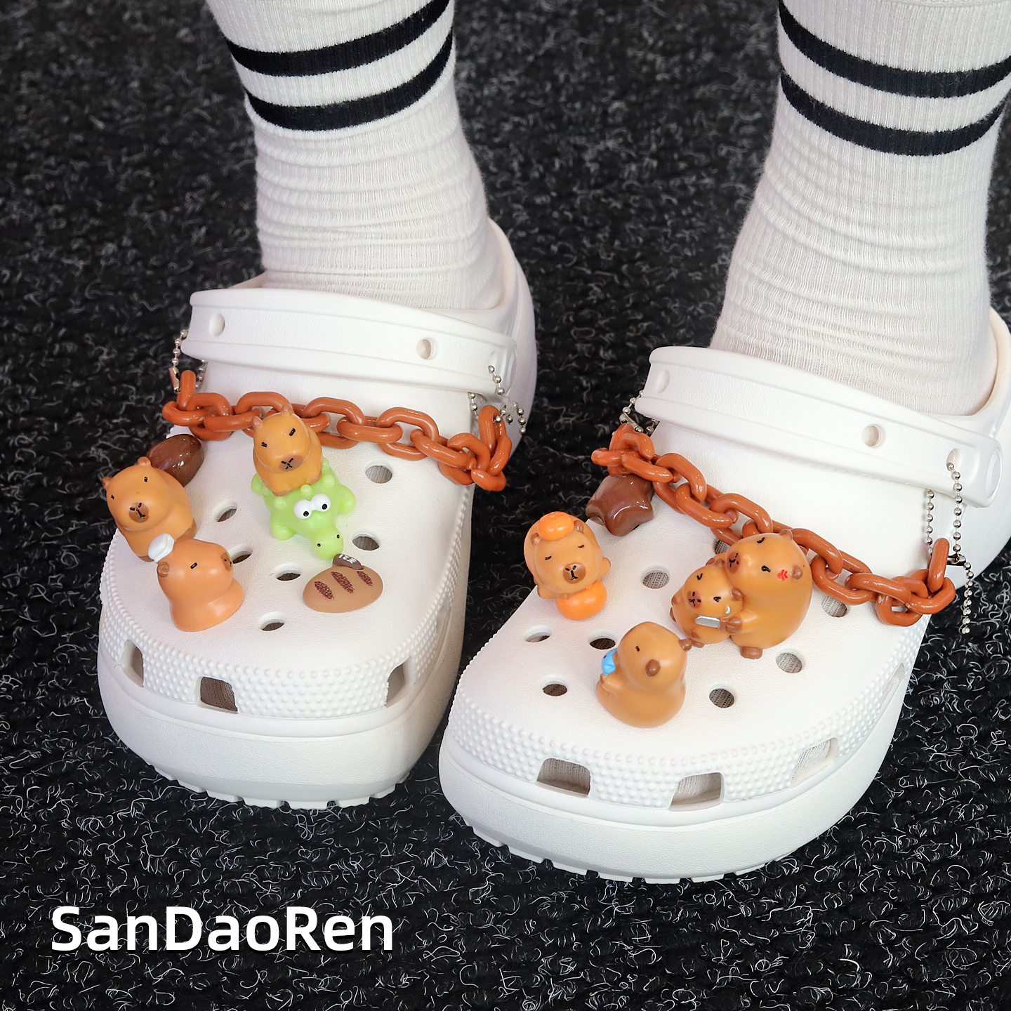 卡皮巴拉洞洞鞋花扣适配Crocs