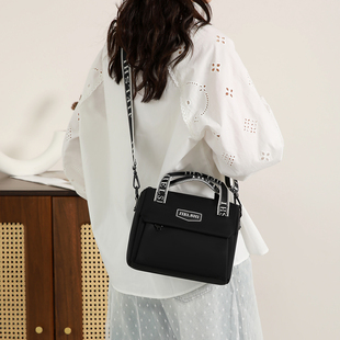 新款手提斜挎包女包牛津布防水单肩包日常通勤休闲妈妈包百搭多层