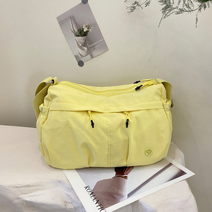 尼龙布女士斜挎包女包防泼水斜跨包包轻便单肩多层挎包 捷朗仕新款