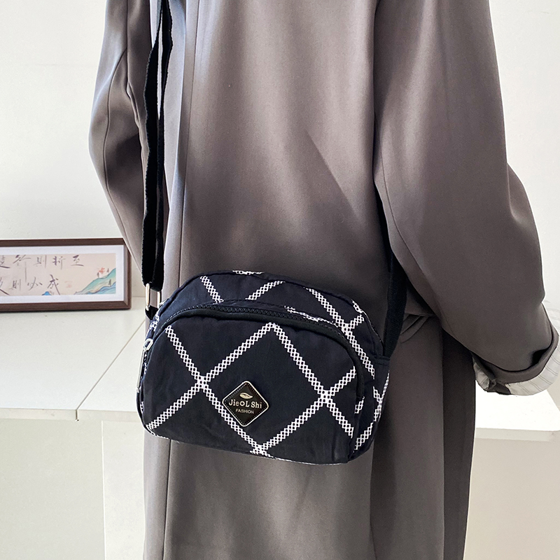 女包小包包牛津布新款百搭妈妈包外出休闲帆布斜挎单肩零钱女式包