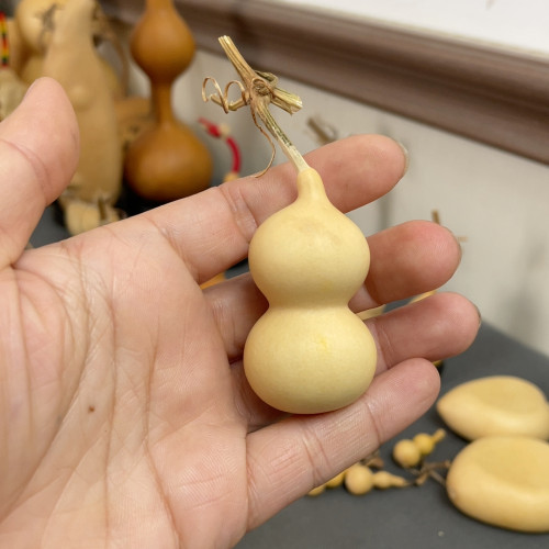 139五五肚上肚有块疤