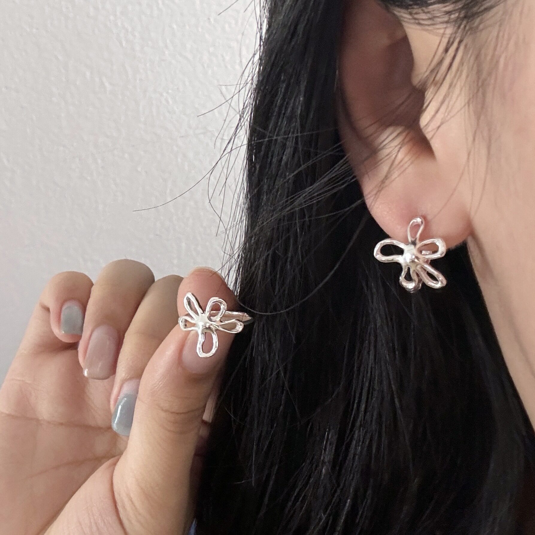 S925银精致高级感小花耳扣耳环