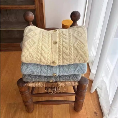 温柔百搭麻花针织衫女单排扣毛衣