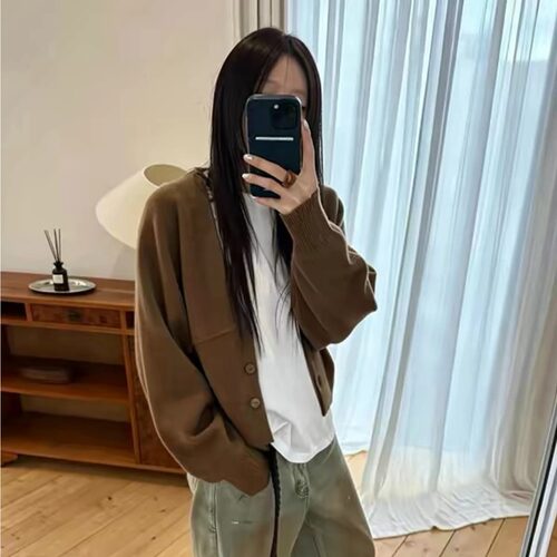 显瘦V领针织开衫女短款毛衣外套