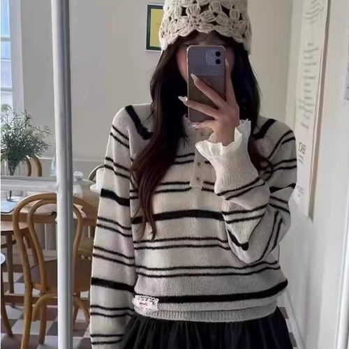 秋季蕾丝条纹系扣领设计感针织衫