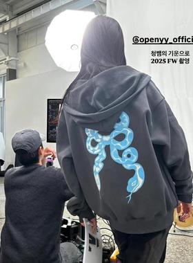 代工厂！韩国openyy同款蛇年限定印花百搭长袖连帽拉链卫衣外套女