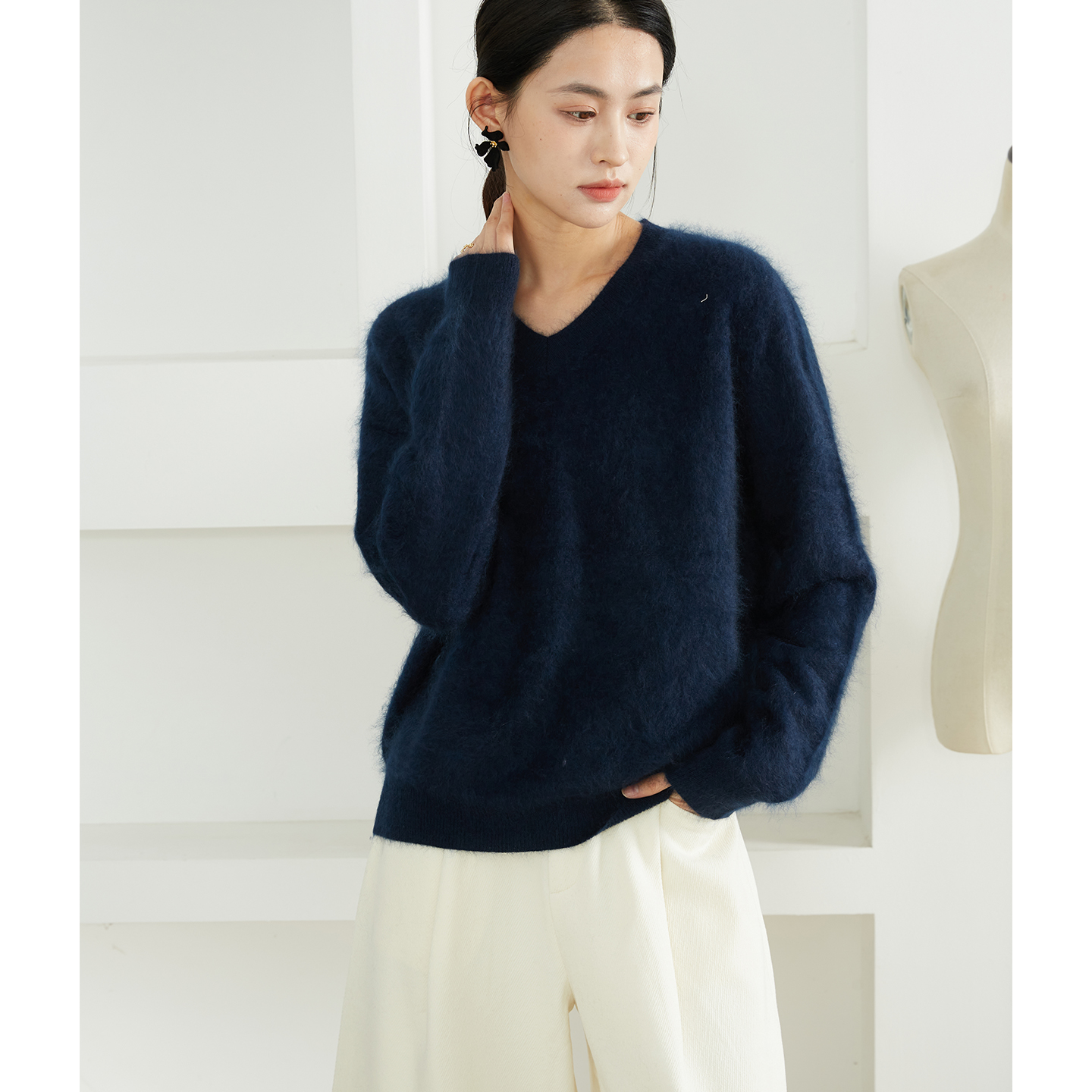 高定250克100%纯山羊绒拉绒衫V领羊绒衫女宽松拉绒拉毛针织衫毛衣