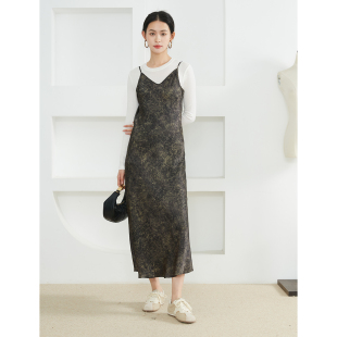 一丝牵真丝绿色印花礼服裙斜裁显瘦100%桑蚕丝可调节肩带吊带裙夏
