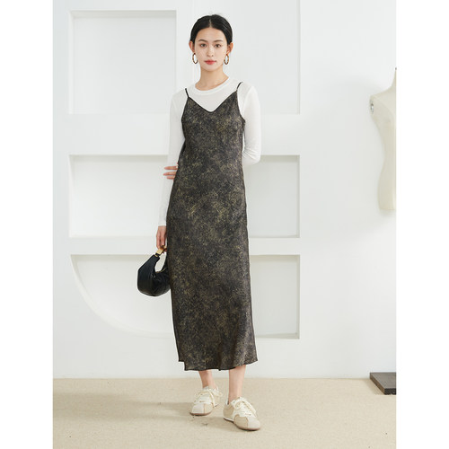 一丝牵真丝绿色印花礼服裙斜裁显瘦100%桑蚕丝可调节肩带吊带裙夏