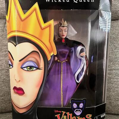 预 Disney Villains Wicked Queen 2013 迪士尼女巫王后娃娃