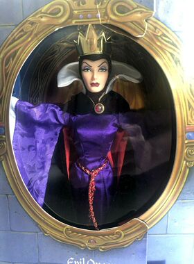 发 Disney Evil Queen from Snow White 白雪公主邪恶皇后娃娃