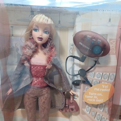 预 Barbie My Scene Delaney FM Radio 美泰芭比娃娃 绝版稀少