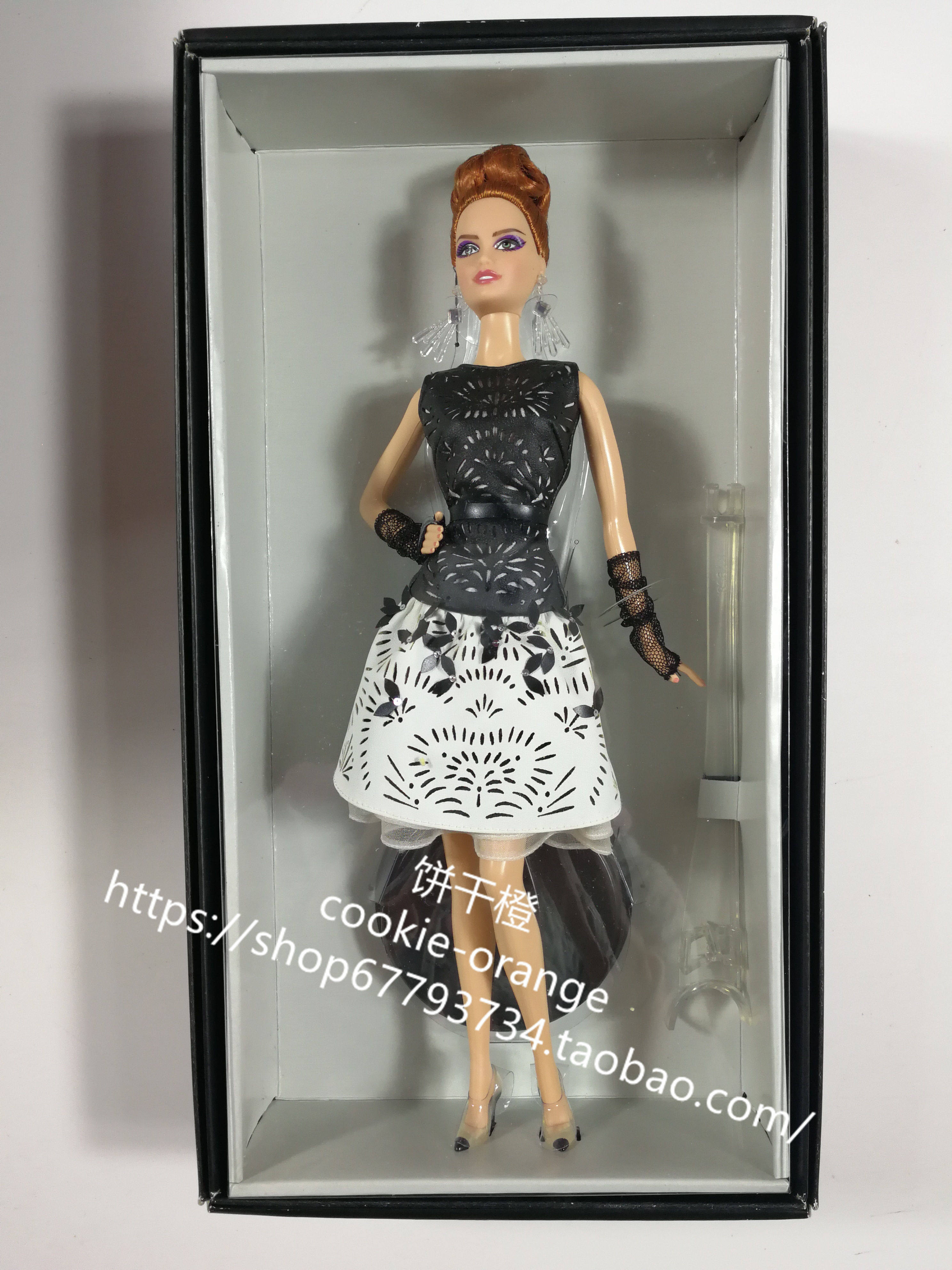 预 Barbie Laser Leatherette 2014 黑白皮革芭比 铂金标