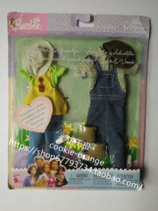 预 Barbie Happy Family C5028 C5030 2003 快乐小家庭衣服配件