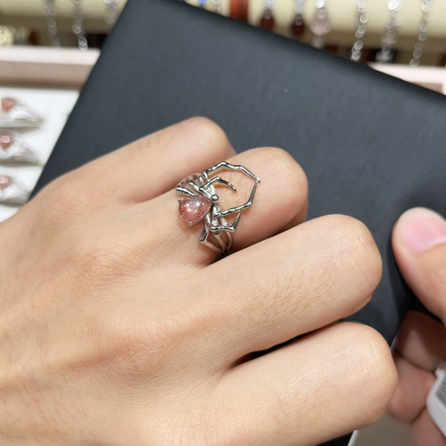 俄罗斯士多啤梨戒指