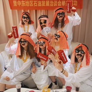 中东土豪服装迪拜长袍年会搞怪衣服搞笑沙特王子头巾套装表演出服