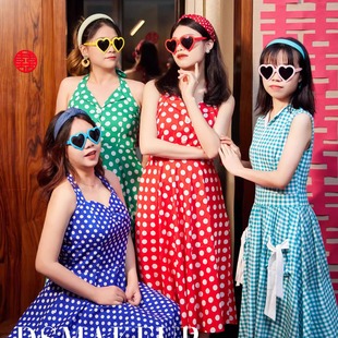 晨袍俏皮可爱多巴胺港风年会穿搭怀旧复古波点挂脖吊带连衣裙伴娘