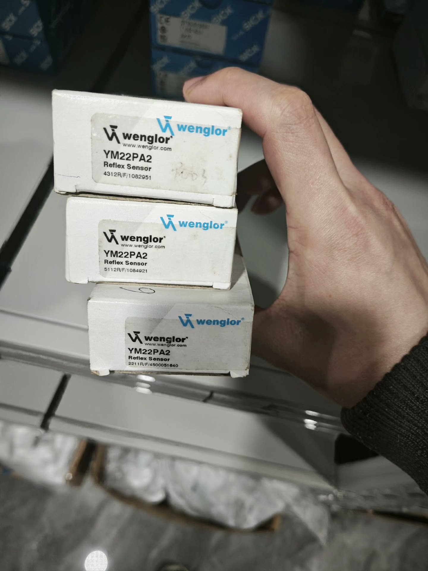 YM22PA2  威格勒WWENGLOR全新原装光电开关拍前请询价