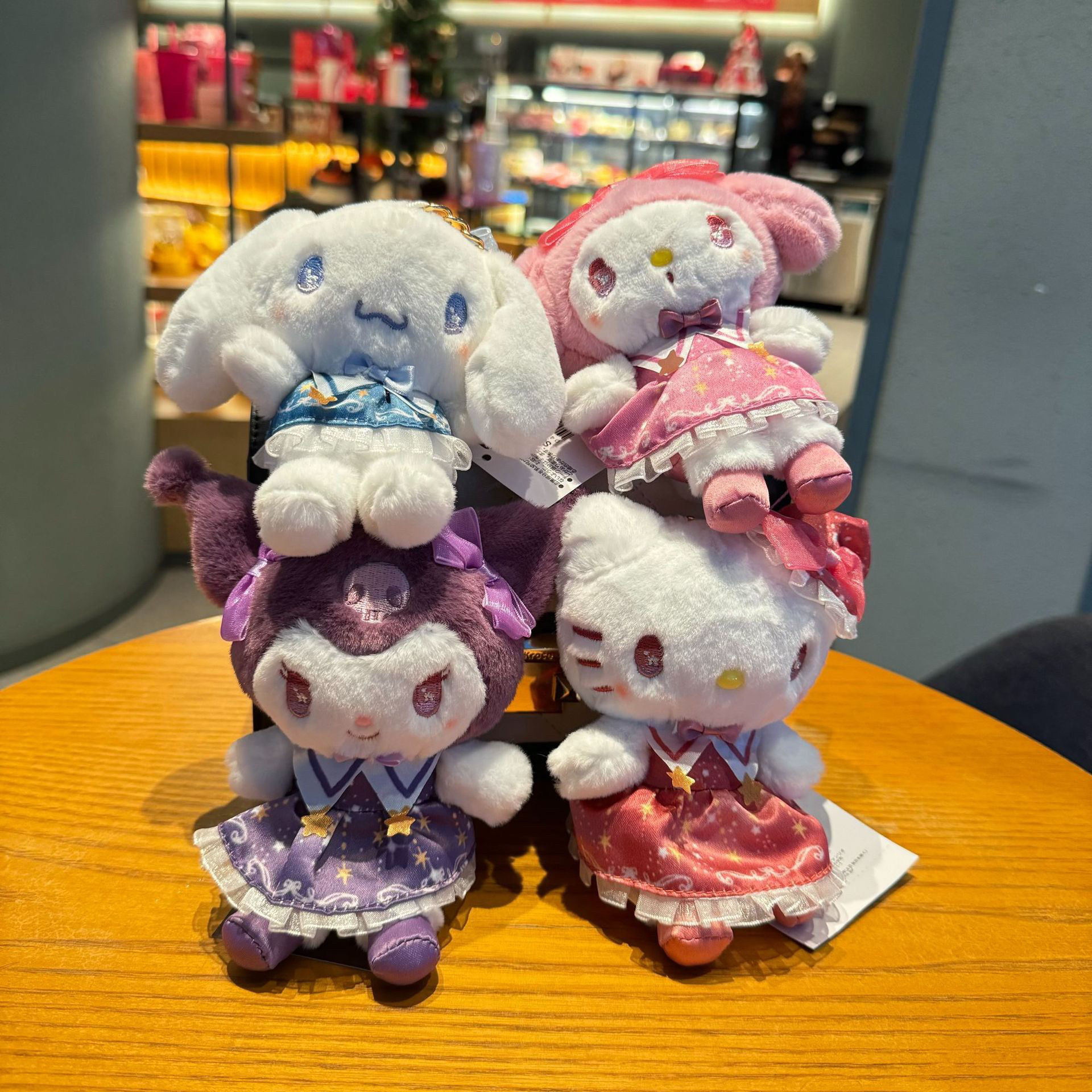 新款可爱魔法师Kitty库洛米美乐蒂大耳玉桂狗毛绒挂件包可爱卡通