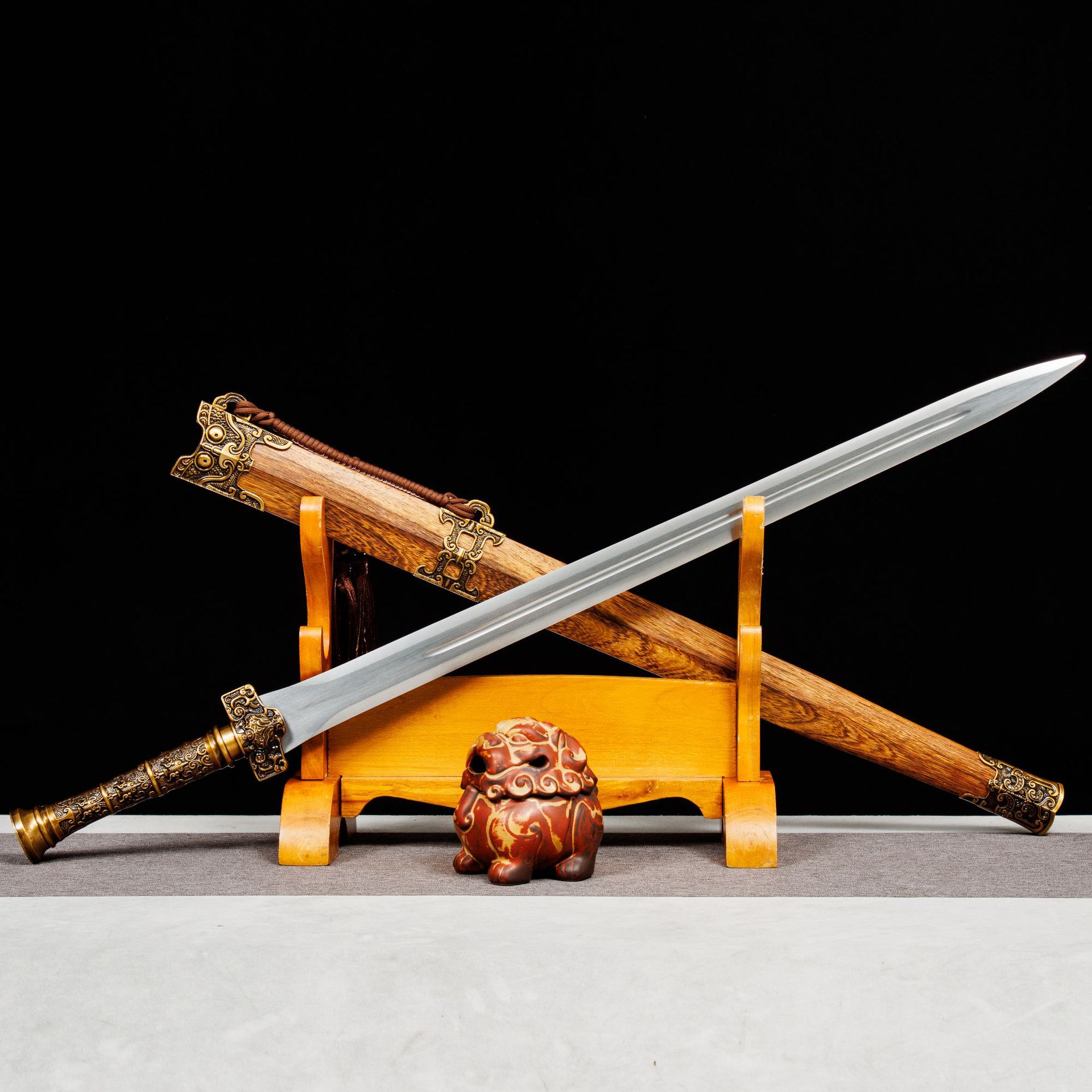 龙泉市刀剑高锰钢防身冷兵器一体