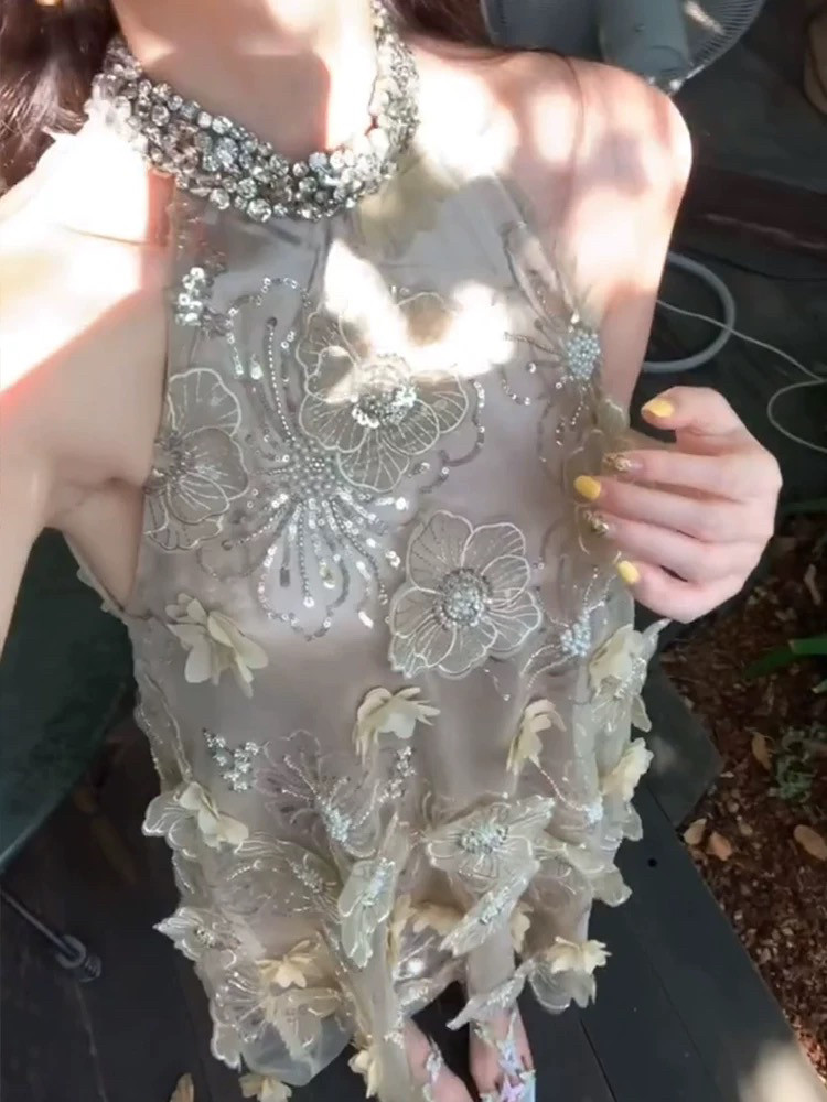 小香风重工刺绣蝴蝶结镶钻连衣裙女立体花朵钉珠挂脖网纱娃娃裙潮图片