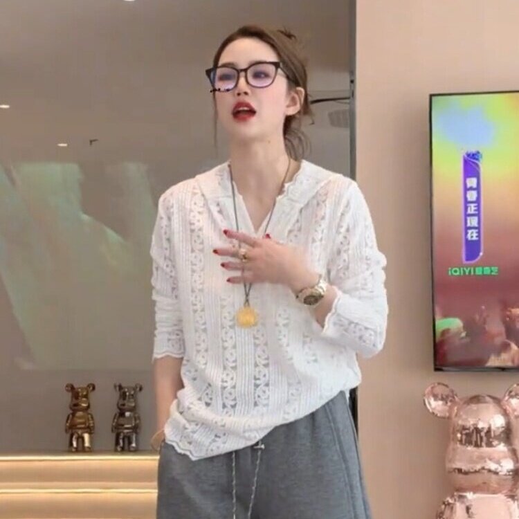 大码女装春秋新款百搭气质连帽设计感帽衫女打底衫时尚蕾丝衫上衣