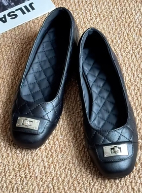 单鞋2026正流行小香风圆头平底通勤女鞋女款配裙子金属扣平底鞋女