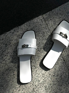 2026夏季新款锁扣一字拖女夏外穿平底时尚百搭度假沙滩凉拖鞋子