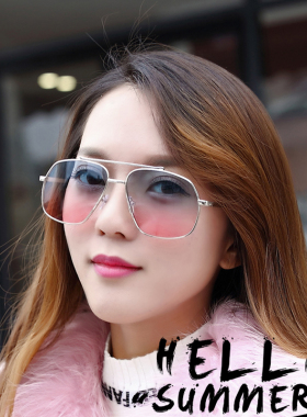 个性复古墨镜旅游街拍