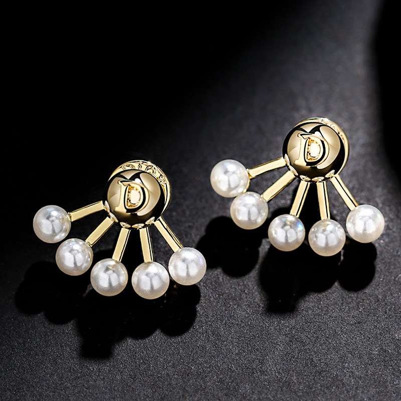 迪家新款耳钉气质CD字母珍珠扇形耳环高级感复古做旧法式花朵耳饰,饰品/流行首饰/时尚饰品新,耳环,淘宝优惠券,粉丝福利购,淘宝优惠卷