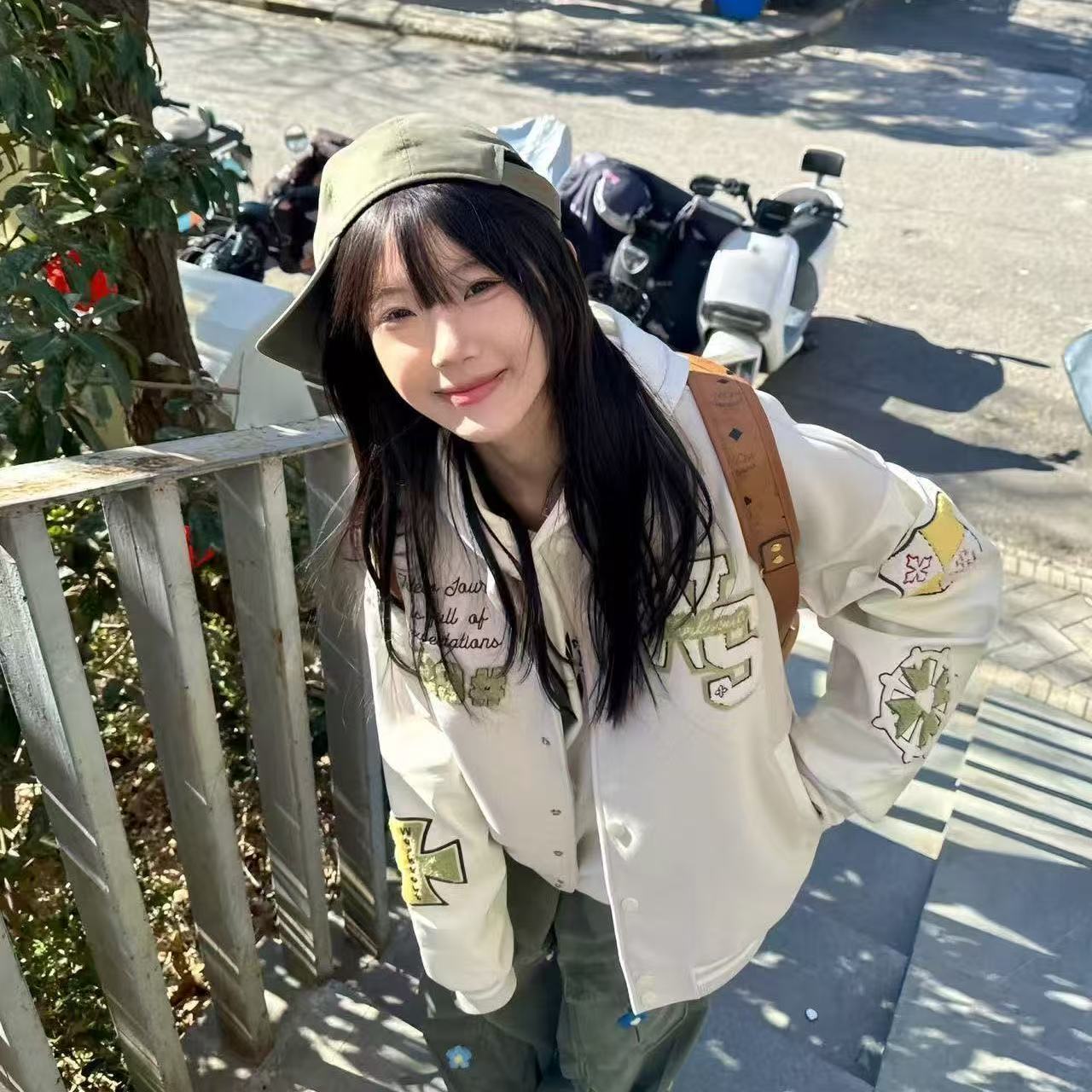 炸街外套撞色拼接PU皮情侣棒球服