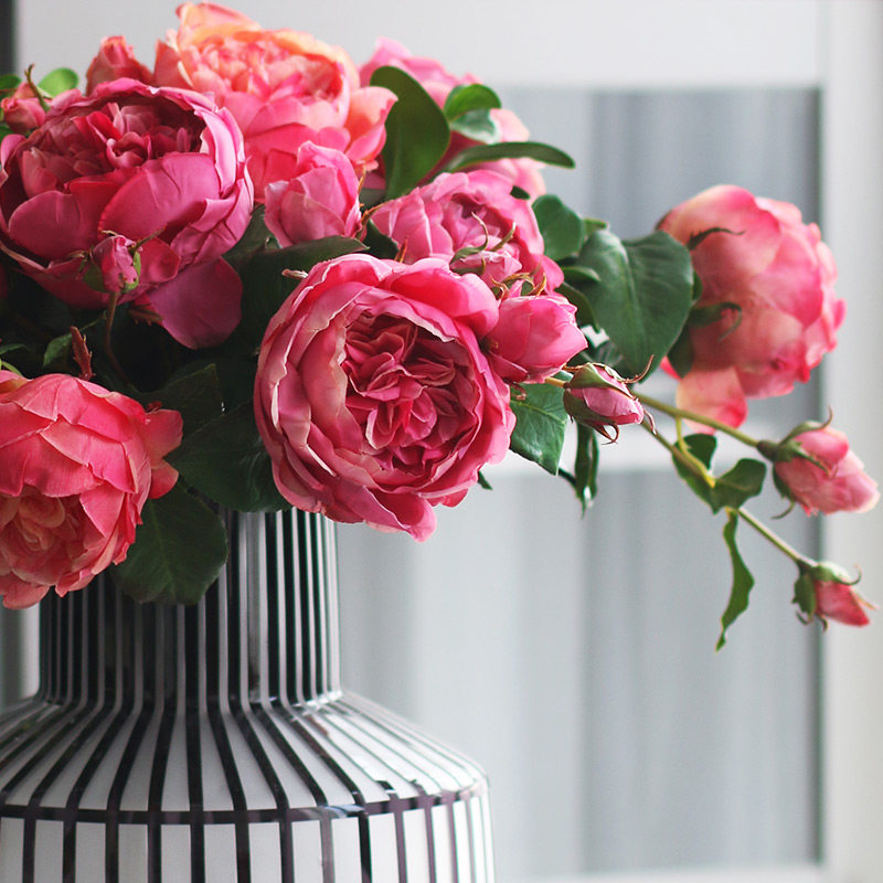 红玫瑰花卧室仿真花单支手捧花束客厅桌面摆花假花装饰艺术插花