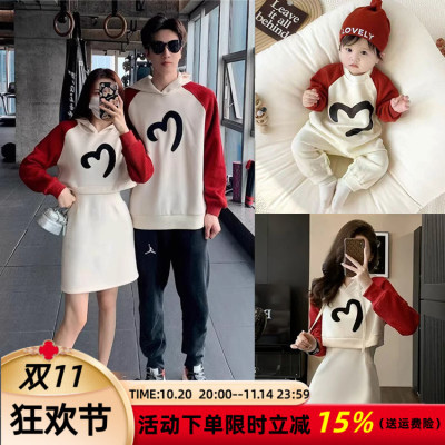网红亲子装秋季婴儿卫衣一家三口2025新款潮洋气小香风母女连衣裙