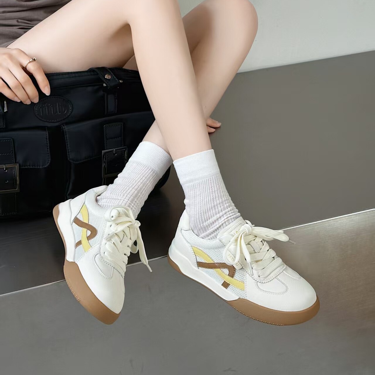 渊博2025新款厚底单鞋女透气网面德训鞋真皮小白鞋女平底休闲女鞋