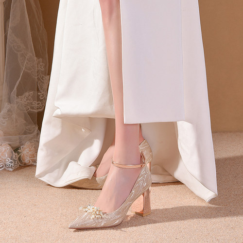 可拆卸扣饰秀禾婚纱两穿拒绝磨脚