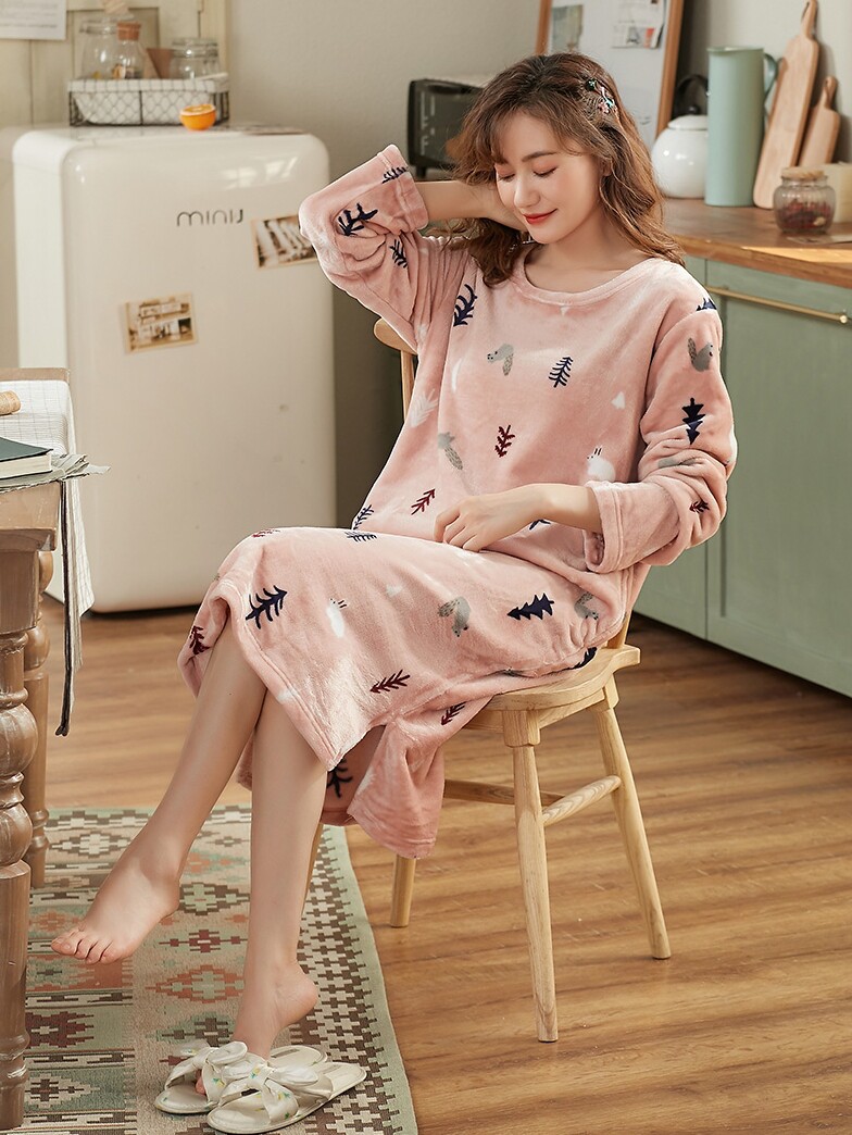 가을 겨울 여성용 잠옷 산호 벨벳 긴 소매 긴 무릎 길이의 가정복 여성용 루즈한 잠옷 두꺼운 따뜻한 플란넬