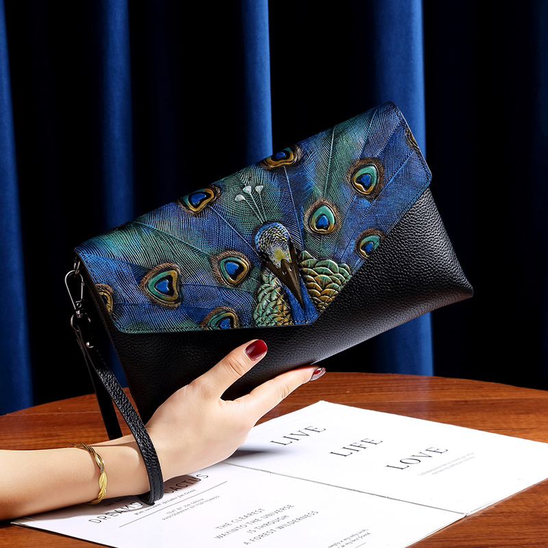 高档孔雀压纹真皮信封手拿包夹包