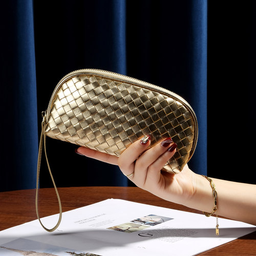 时尚手工编织羊皮大容量手拿包女