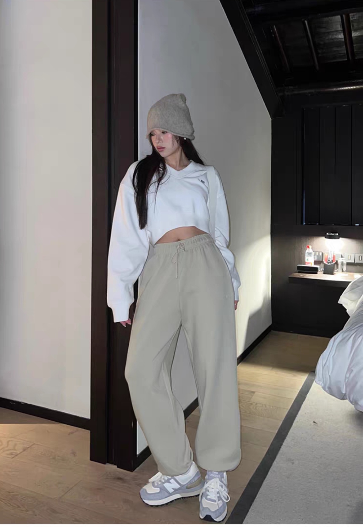 11AN秋冬新品V领短款套头卫衣时髦新纪元春季休闲宽松长袖上衣