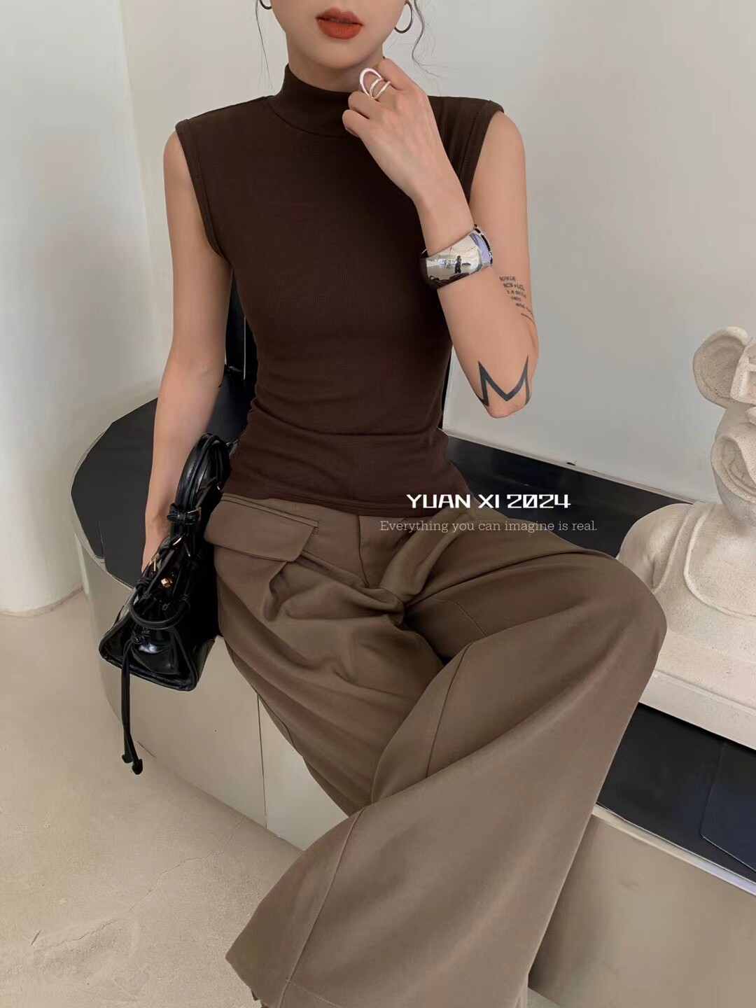 元熙十三行秋季新款2024蕾丝花边宽肩带方领背心女甜美减龄上衣