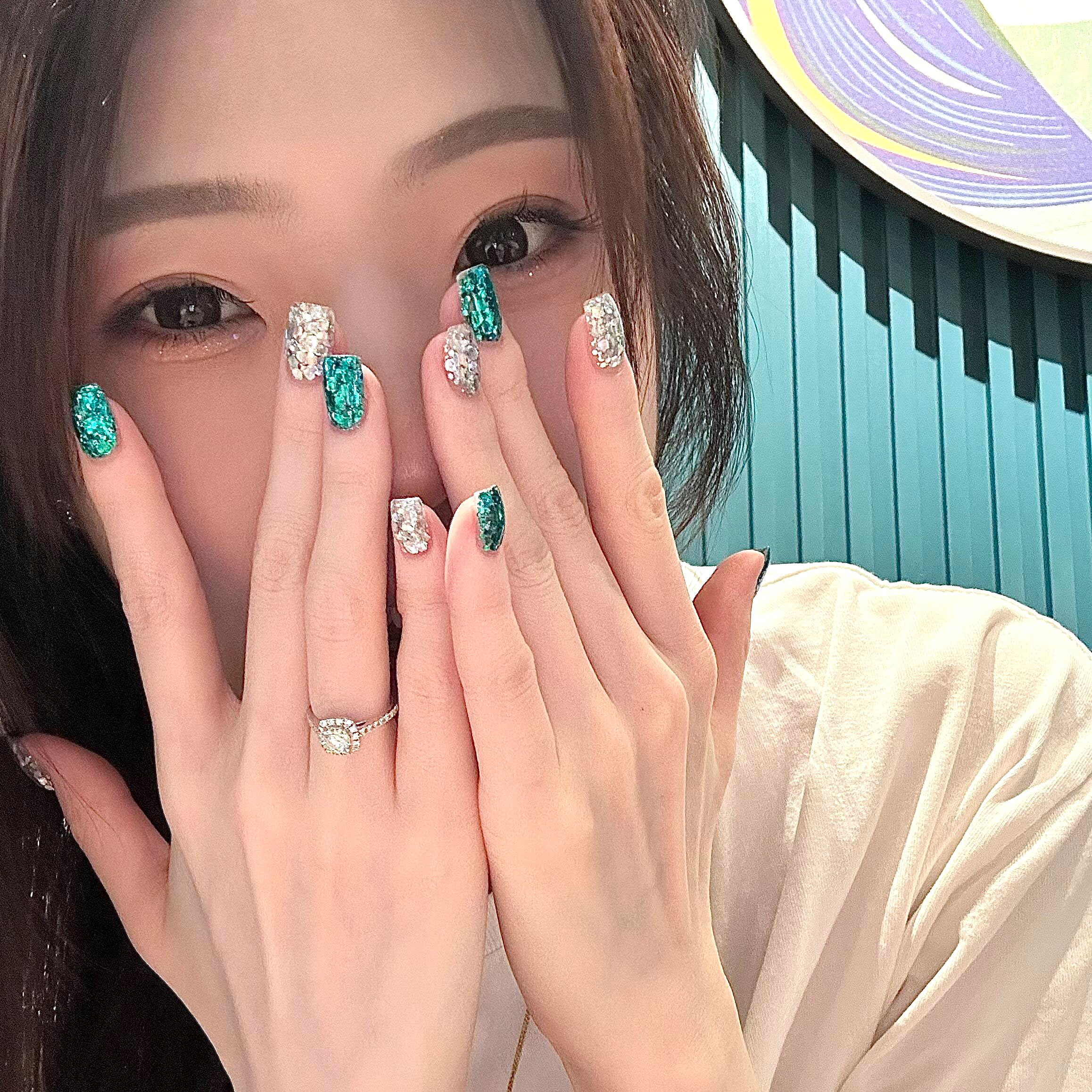 好喜欢我的新美甲太漂亮啦！