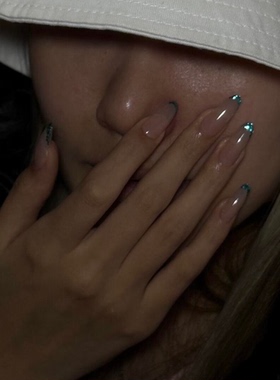 手工穿戴甲爆闪蓝色亮片法式美甲简约裸色白月光指甲片显白高级感