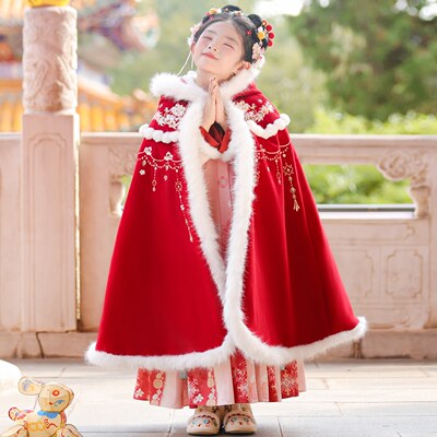 女童汉服过年拜年服冬季2026新款中国风儿童外出斗篷披风古装秋冬