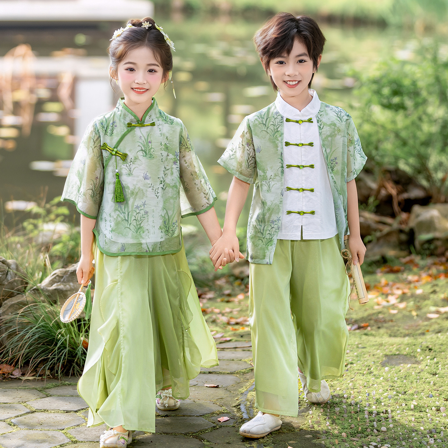 男女童汉服2026新款六一儿童演出服古风新中式唐装表演服两件套夏