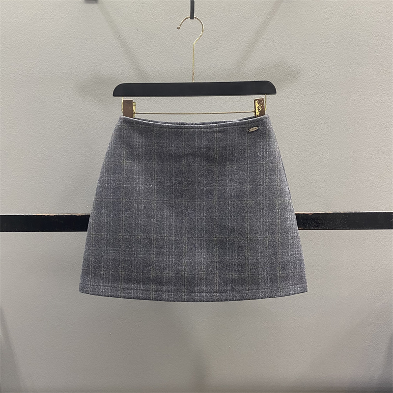 灰色格纹毛呢半身裙A字包臀短裙