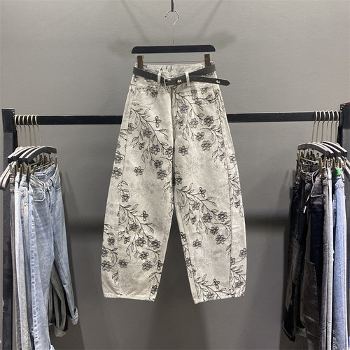 复古花朵刺绣提花弯刀牛仔裤女