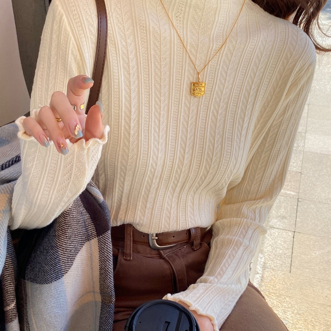 白色针织半高领木耳边打底衫女2025秋冬新款长袖内搭毛衣爆款上衣