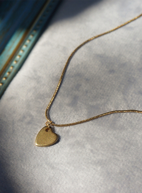 心形钛钢项链chorker不掉色女高级感锁骨链蛇链戴洗澡上班白领款