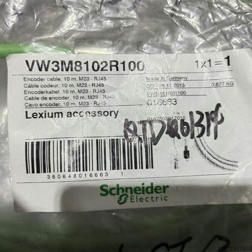议价施耐德编码器线缆VW3M8102R100 10米全新原装实物拍前先议价